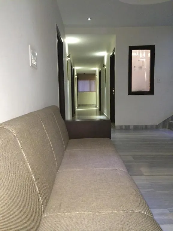 Hotel Love Kush Agra  3*, Agra (Uttar Pradesh)
